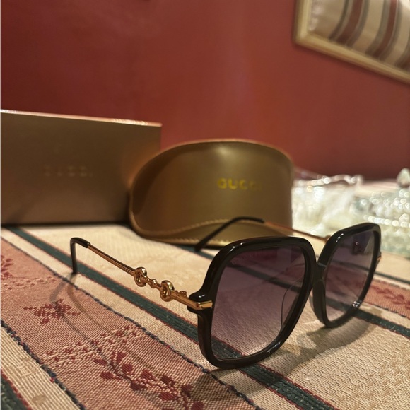 Gucci Black and Gold Women's Sunglasses